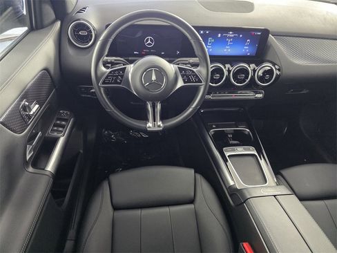 Certified 2025 Mercedes-Benz GLA 250 image 12