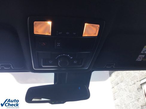 Used 2022 Toyota Tacoma TRD Off-Road image 39