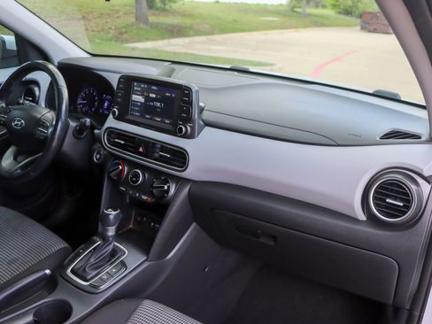 Used 2020 Hyundai Kona SEL image 20