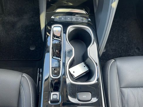 Used 2021 Buick Envision Avenir w/ Technology Package II image 18