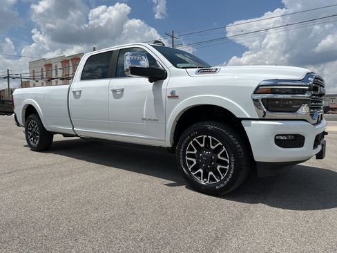 New 2025 RAM 2500 Limited image 4