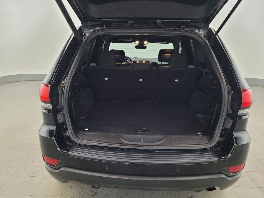 Used 2019 Jeep Grand Cherokee Laredo AWD/4WD image 29
