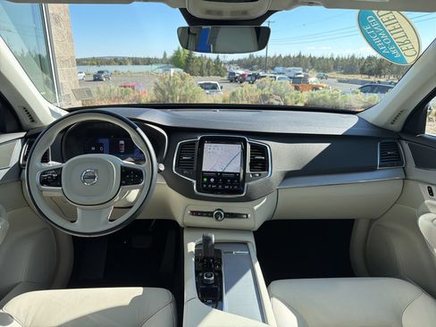 Used 2023 Volvo XC90 B5 Core w/ Protection Package Premier AWD/4WD image 10