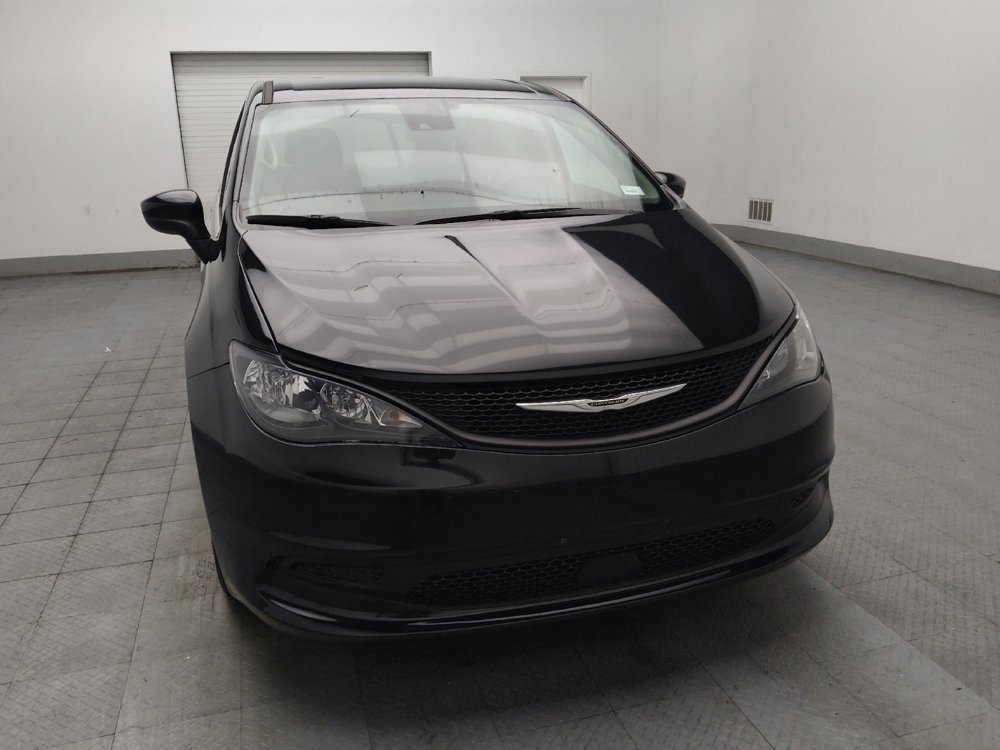 Used 2023 Chrysler Voyager LX FWD image 14