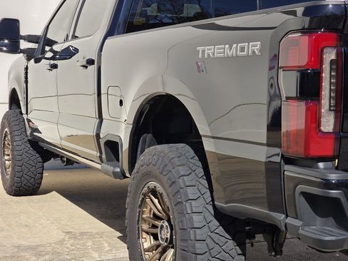 Used 2025 Ford F250 Platinum w/ Tremor Off-Road Package AWD/4WD image 43