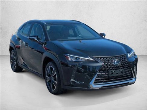 Used 2022 Lexus UX 200 UX 200 w/ Accessory Package (Z1) image 3