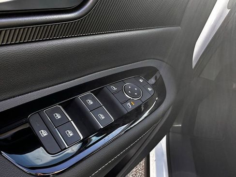 New 2025 Nissan Murano SV AWD/4WD image 12
