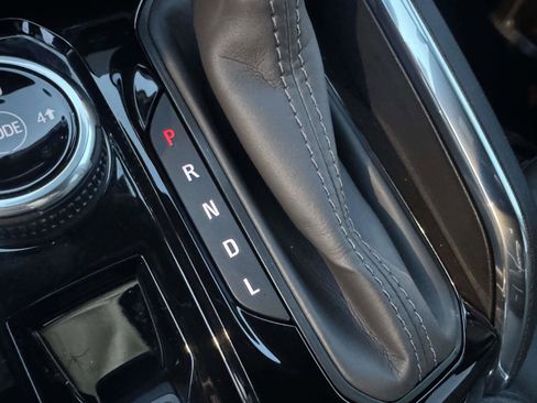 Used 2025 GMC Canyon Elevation w/ Convenience Package image 38