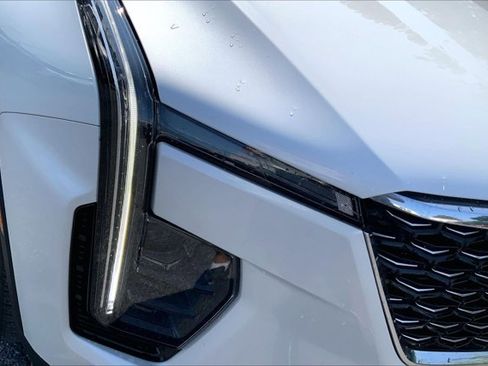 Used 2024 Cadillac XT4 Premium Luxury w/ Cold Weather Package AWD/4WD image 28
