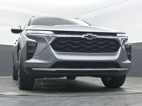 New 2026 Chevrolet Trax LT w/ Driver Confidence Package FWD image 26