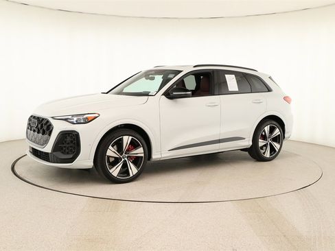 Certified 2025 Audi SQ5 Prestige image 13
