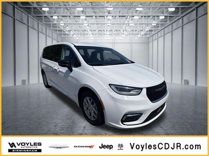 Used 2024 Chrysler Pacifica Touring-L