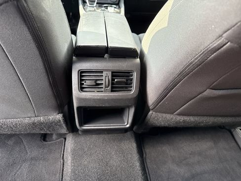 Used 2024 Nissan Rogue S AWD/4WD image 30