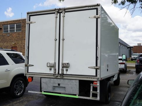 Used 2019 Chevrolet Express 3500 w/ Driver Convenience Package RWD image 6