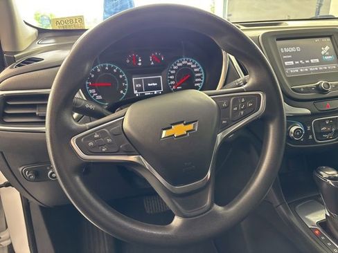 Used 2018 Chevrolet Equinox LT FWD image 4