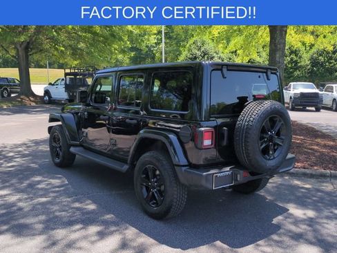 Used 2022 Jeep Wrangler Unlimited Sahara AWD/4WD image 3