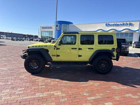 Used 2022 Jeep Wrangler Unlimited Sport w/ Xtreme Recon 35" Tire Package AWD/4WD image 11
