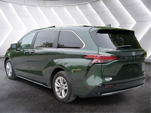 Used 2023 Toyota Sienna Limited AWD/4WD image 11