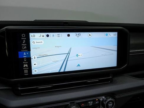 Used 2025 Jeep Wrangler Unlimited Rubicon w/ Technology Group image 36