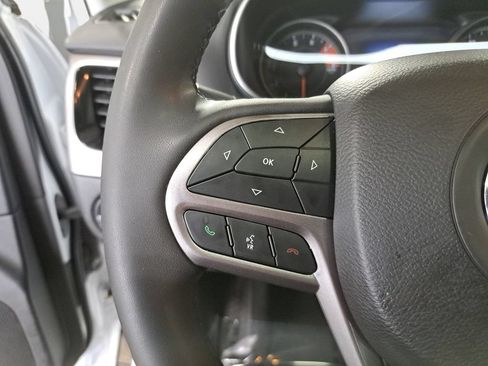 Certified 2022 Jeep Cherokee Limited AWD/4WD image 18