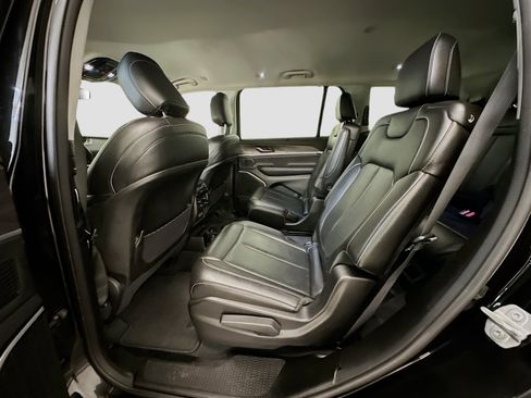 Used 2023 Jeep Grand Cherokee L Limited w/ Luxury Tech Group II image 29