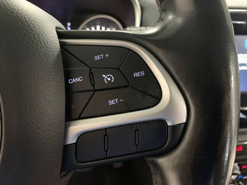 Used 2020 Jeep Compass Latitude FWD image 20