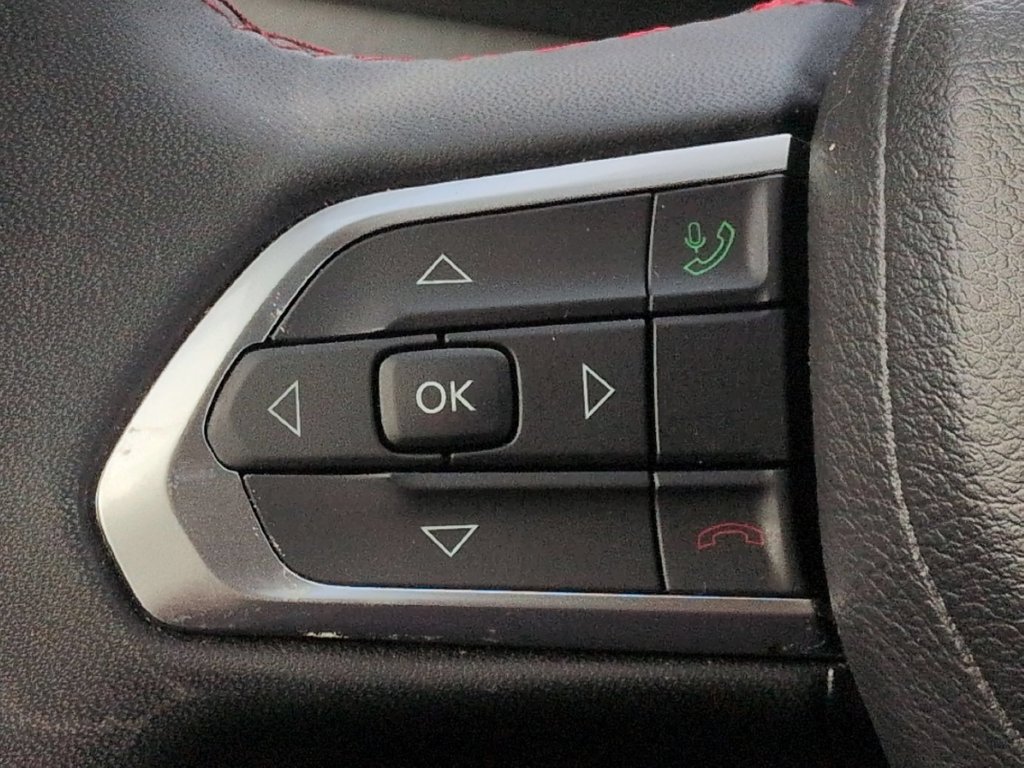 Used 2025 Jeep Compass Trailhawk AWD/4WD image 17