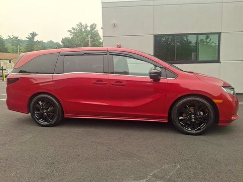 Certified 2024 Honda Odyssey Sport image 7