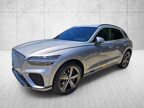 Used 2023 Genesis GV70 2.5T w/ Sport Prestige Package AWD/4WD image 6