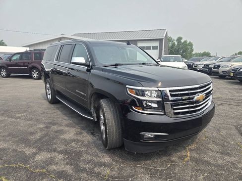 Used 2017 Chevrolet Suburban Premier AWD/4WD image 4