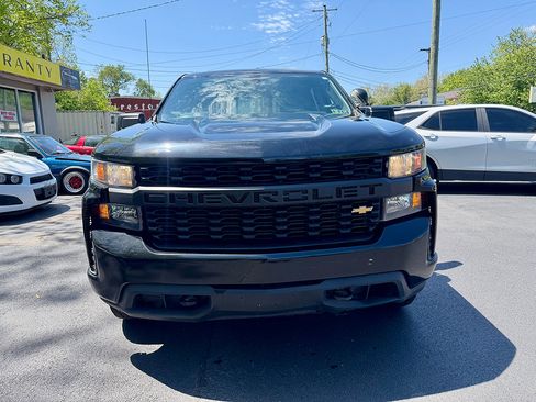 Used 2021 Chevrolet Silverado 1500 W/T w/ Z71 Off-Road Package AWD/4WD image 2