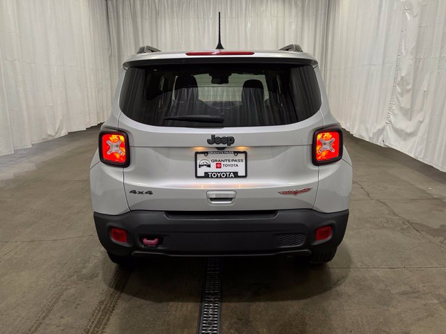 Used 2021 Jeep Renegade Trailhawk AWD/4WD image 6