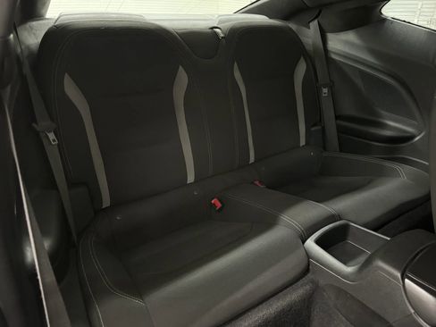Used 2018 Chevrolet Camaro LT w/ Technology Package RWD image 12