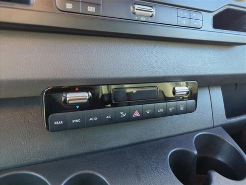 Used 2019 Mercedes-Benz Sprinter 2500 image 12