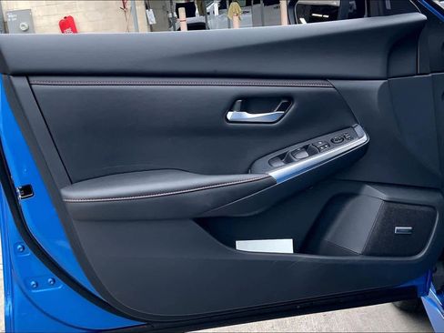 Used 2025 Nissan Sentra SR w/ SR Premium Package FWD image 21