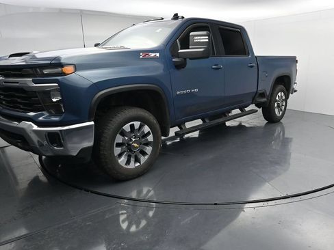 Used 2024 Chevrolet Silverado 2500 LT w/ All Star Edition AWD/4WD image 4