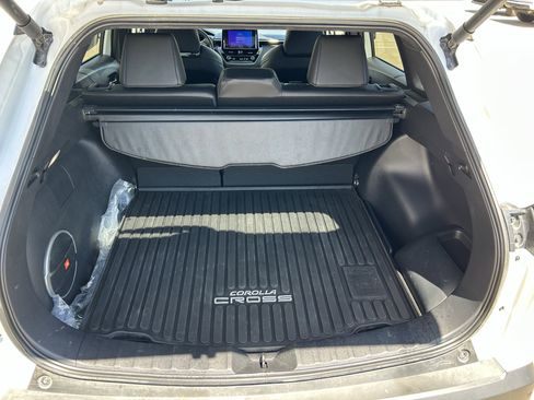Used 2025 Toyota Corolla Cross AWD Hybrid w/ Convenience Package image 10