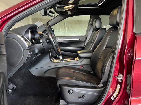 Used 2019 Jeep Grand Cherokee Altitude AWD/4WD image 20