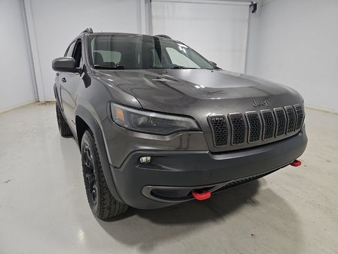 Used 2020 Jeep Cherokee Trailhawk w/ Cold Weather Group AWD/4WD image 2