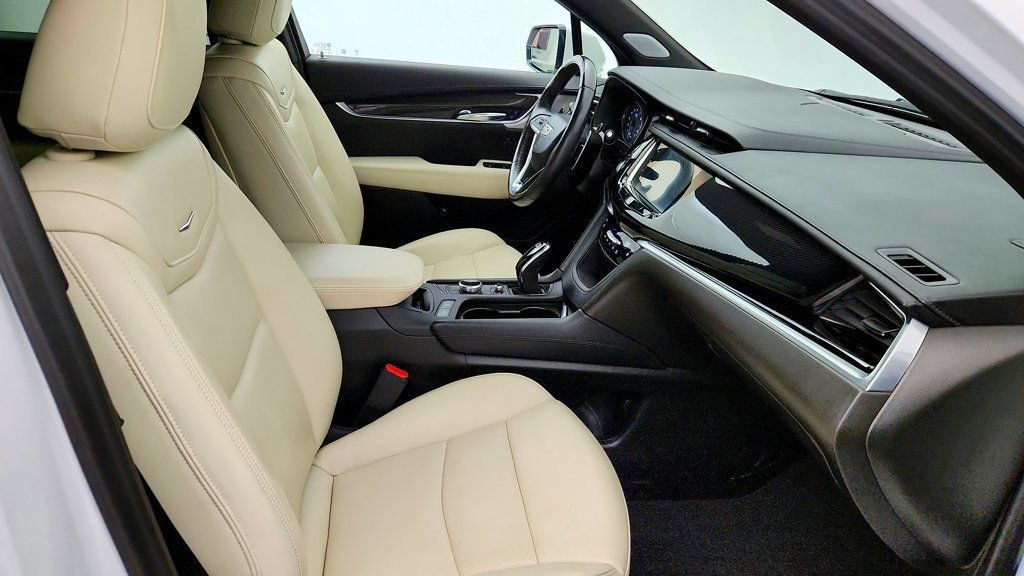 Used 2024 Cadillac XT6 Sport w/ Technology Package AWD/4WD image 25