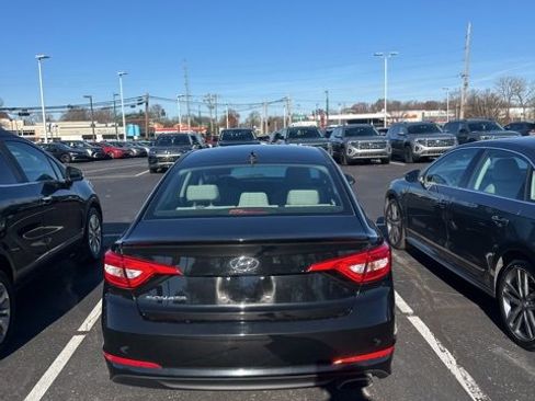 Used 2016 Hyundai Sonata SE w/ Cargo Package image 13
