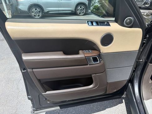 Used 2019 Land Rover Range Rover Sport Supercharged AWD/4WD image 14