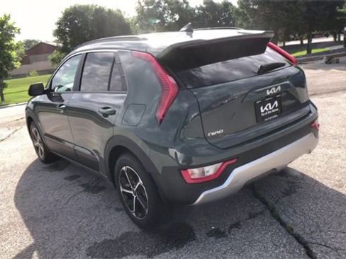 New 2025 Kia Niro EX image 9