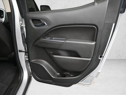 Used 2019 Chevrolet Colorado LT AWD/4WD image 25