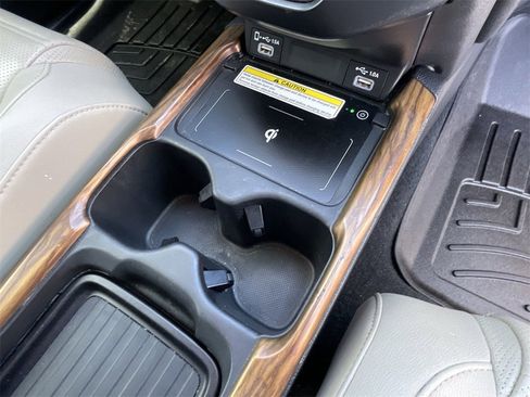 Used 2020 Honda CR-V Touring image 32