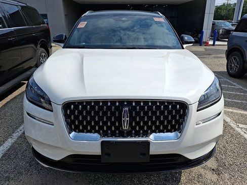 Used 2022 Lincoln Corsair Grand Touring AWD/4WD image 2