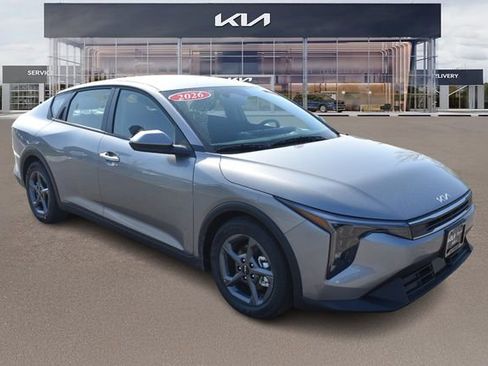 New 2026 Kia K4 FWD image 1