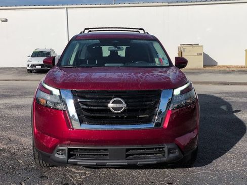 Certified 2023 Nissan Pathfinder SV FWD image 9