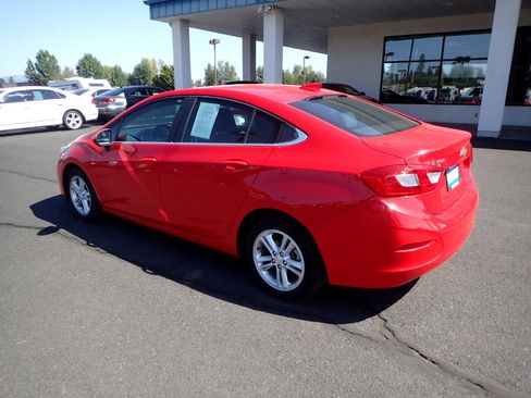 Used 2018 Chevrolet Cruze LT w/ LT Fleet Convenience Package image 3