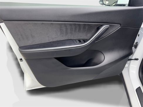 Used 2021 Tesla Model Y Performance image 31